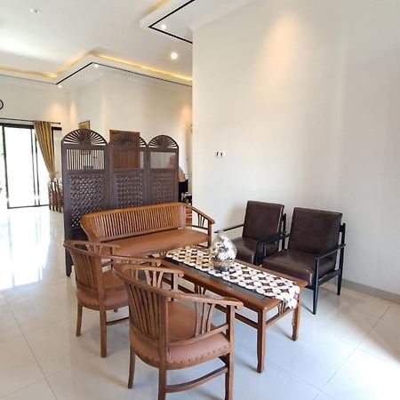 Family Homestay Near Malioboro Yogyakarta Ngoại thất bức ảnh