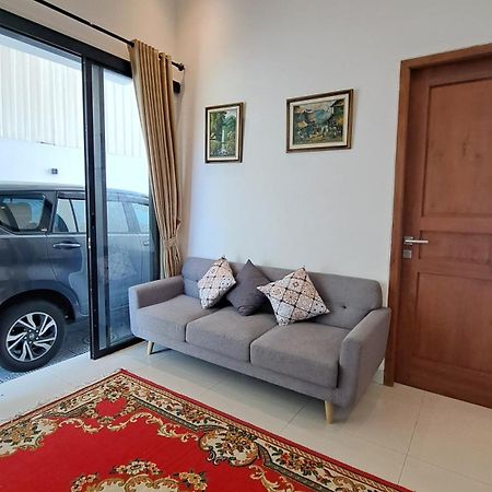 Family Homestay Near Malioboro Yogyakarta Ngoại thất bức ảnh