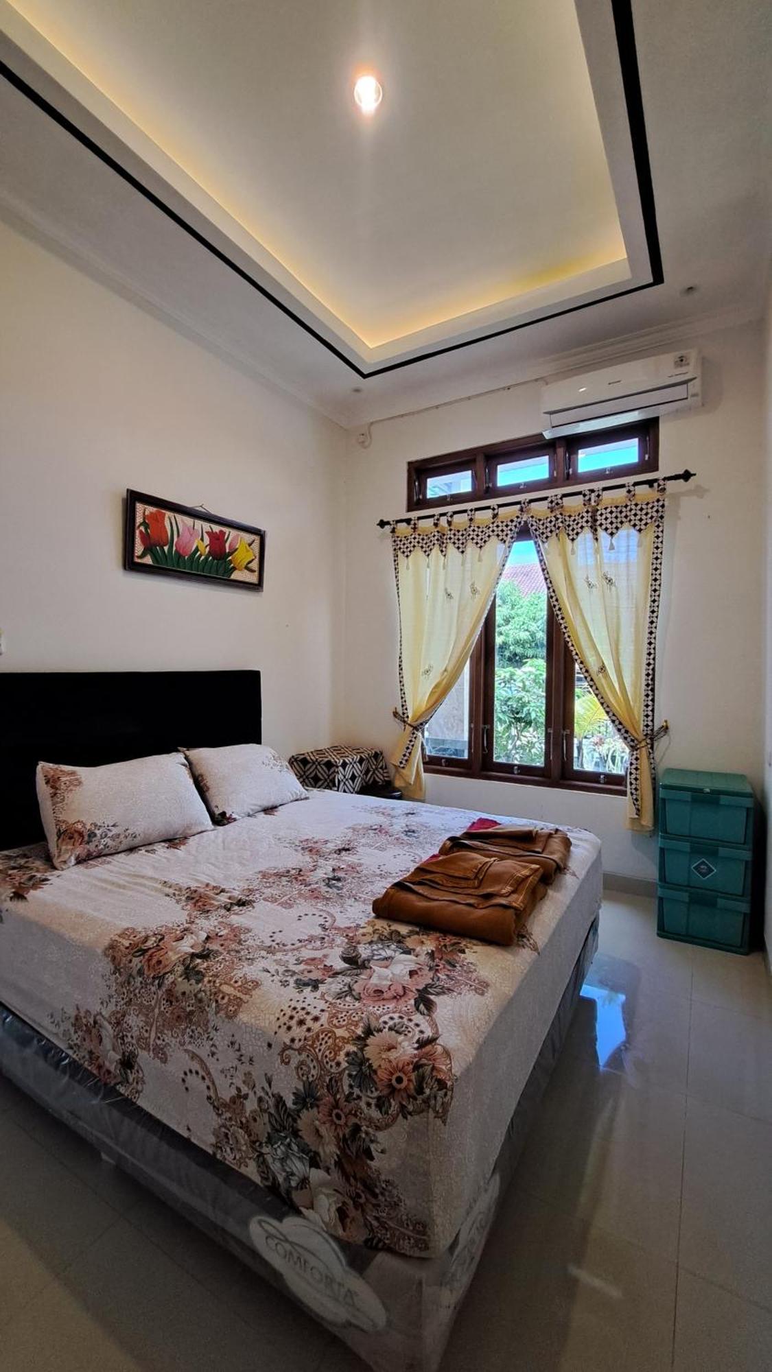 Family Homestay Near Malioboro Yogyakarta Ngoại thất bức ảnh